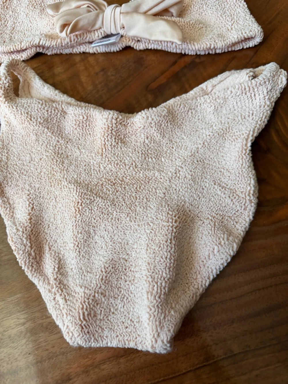 Hunza G Textured Pale Pink Knot-Front Bikini - Picture 4 of 11